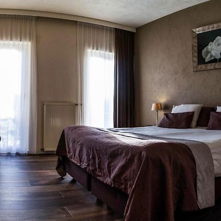 Hotel Moulin De Boiron Sart-Custinne Exteriör bild