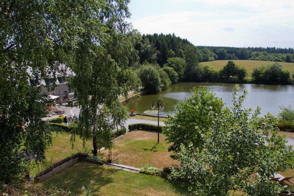 Hotel Moulin De Boiron Sart-Custinne Exteriör bild