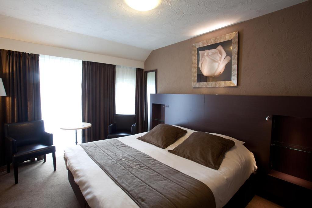Hotel Moulin De Boiron Sart-Custinne Rum bild